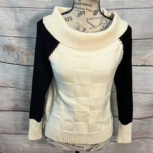 Elaris Sweater Cowl Neck Cropped Stitched Accents Size Small